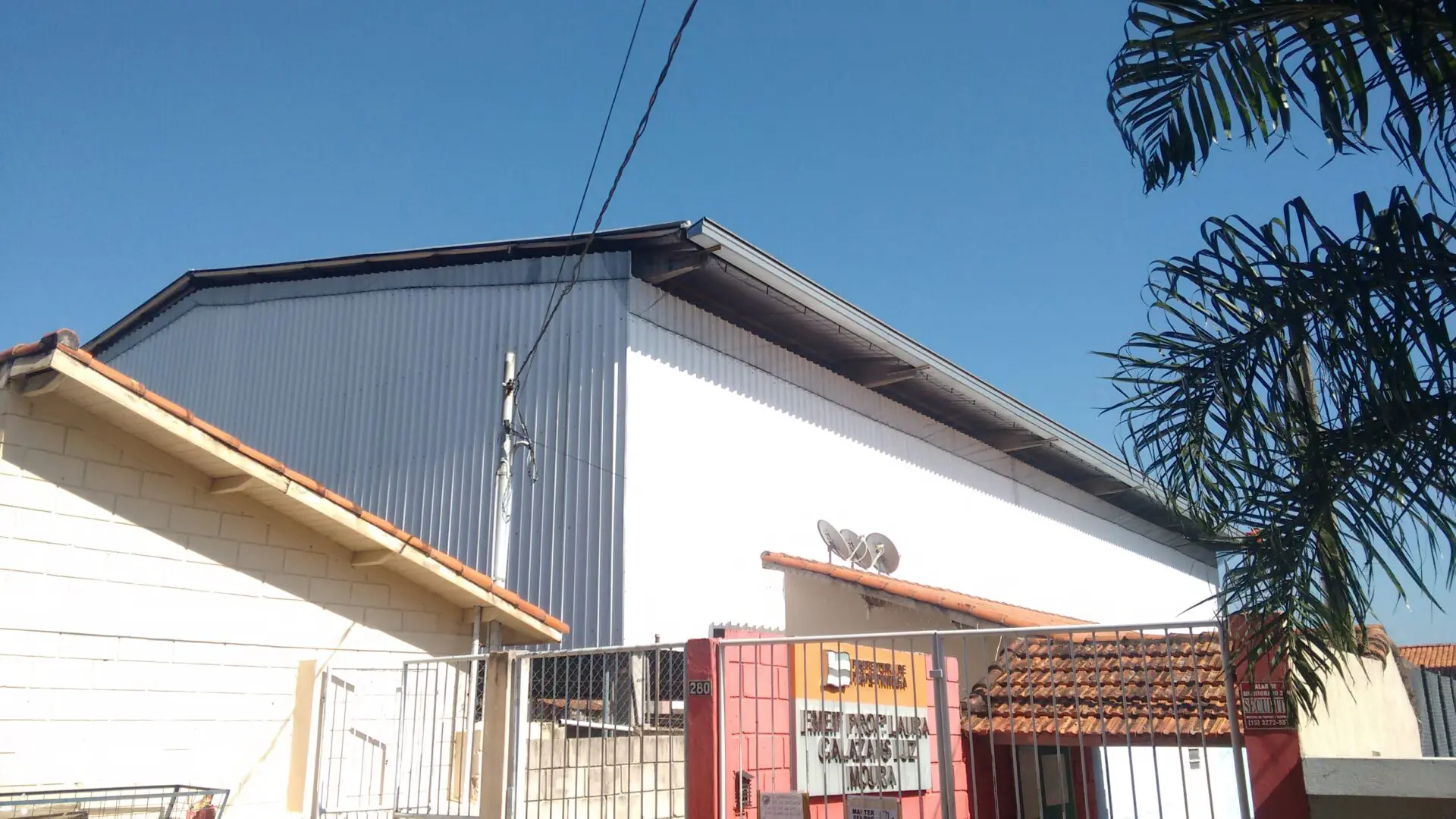 engeba-engenharia-pre-moldados-projeto-pilar-do-sul-sp-interior-obra-bndes-construçao-edificio-multipavimento-cobertura-fechamento-fundaçao-pre-fabricado-edificio-garagem-infraestrutura-industrial-terca-concreto-viga-t-cobertura-calha-escada-laje-estrutura-COBERTURA DE QUADRA POLIESPORTIVA (4)